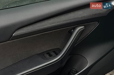 Седан Tesla Model 3 2022 в Киеве