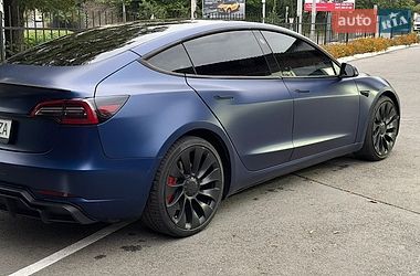 Седан Tesla Model 3 2022 в Киеве