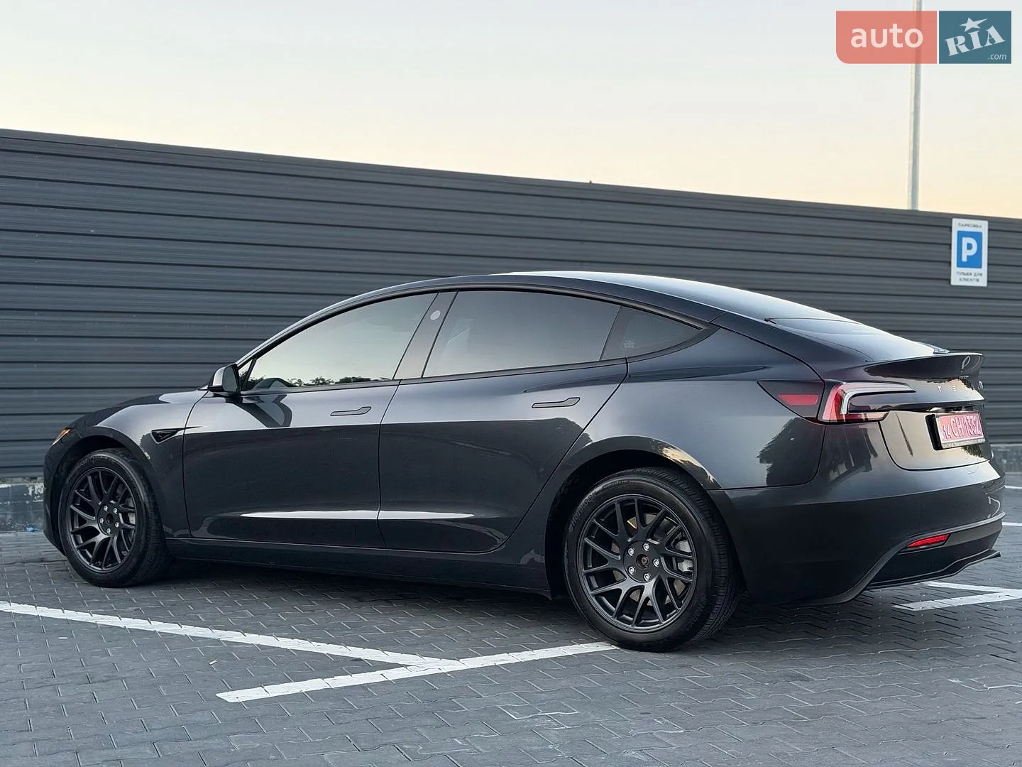 2025 Tesla Model 3 - мініатюра 6