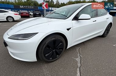 Седан Tesla Model 3 2023 в Києві