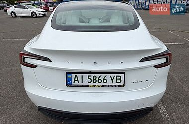 Седан Tesla Model 3 2023 в Києві