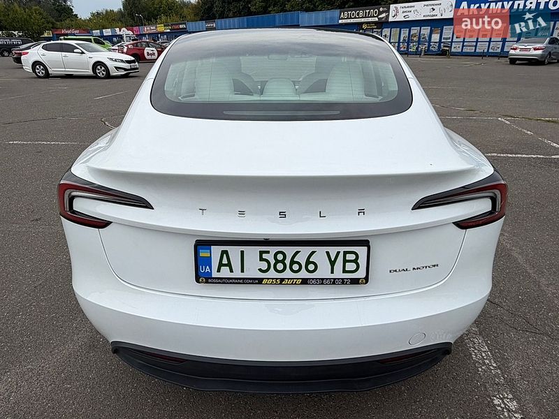 Седан Tesla Model 3 2023 в Києві