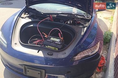 Седан Tesla Model 3 2025 в Києві