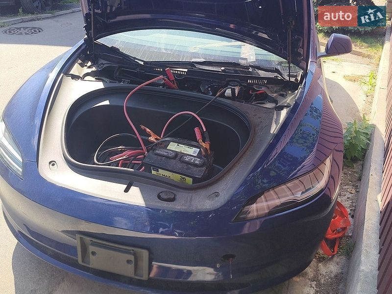 Седан Tesla Model 3 2025 в Києві