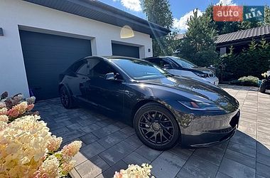 Седан Tesla Model 3 2024 в Києві