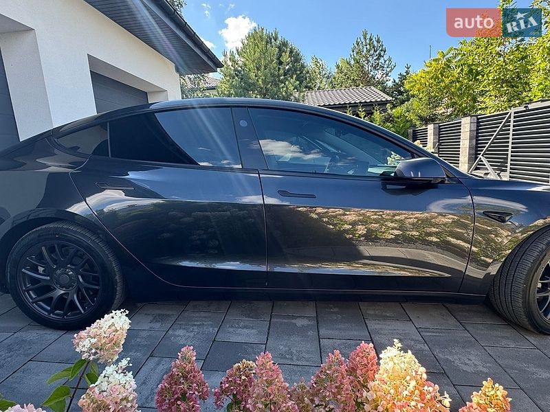 Седан Tesla Model 3 2024 в Киеве