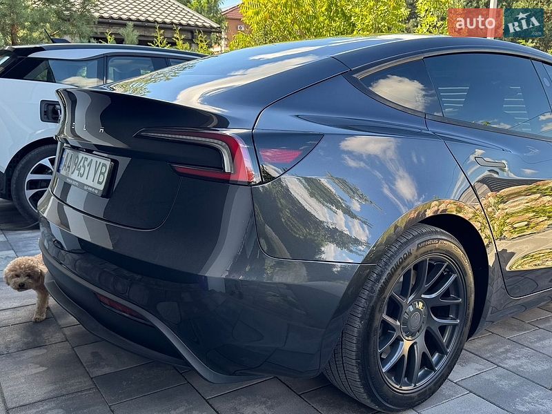 Седан Tesla Model 3 2024 в Киеве