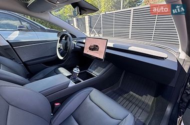 Седан Tesla Model 3 2024 в Києві