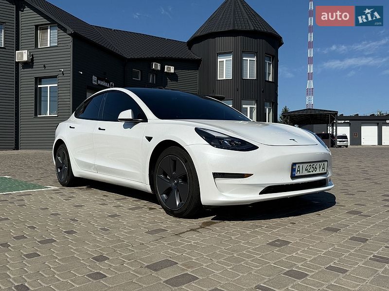 Tesla Model 3 2022