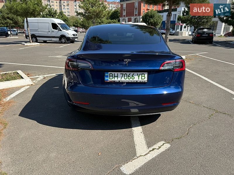 Седан Tesla Model 3 2021 в Одессе