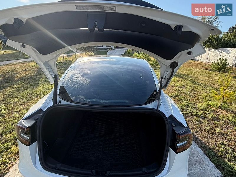Седан Tesla Model 3 2021 в Запоріжжі