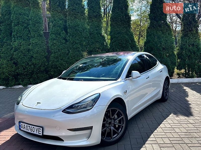 Седан Tesla Model 3 2019 в Києві