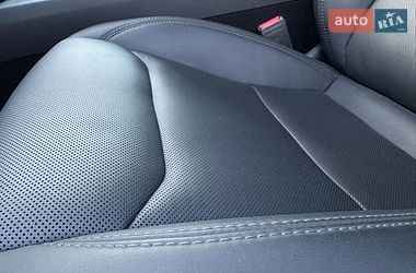 Седан Tesla Model 3 2024 в Бучі