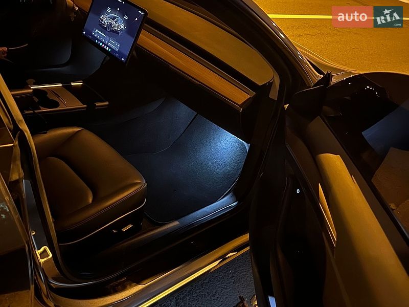 Седан Tesla Model 3 2023 в Харкові