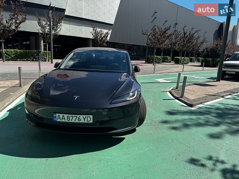 Tesla Model 3 2025