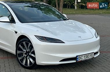 Седан Tesla Model 3 2024 в Львові