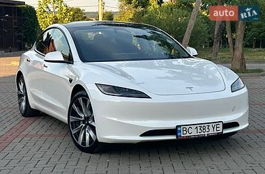Седан Tesla Model 3 2024 в Львові