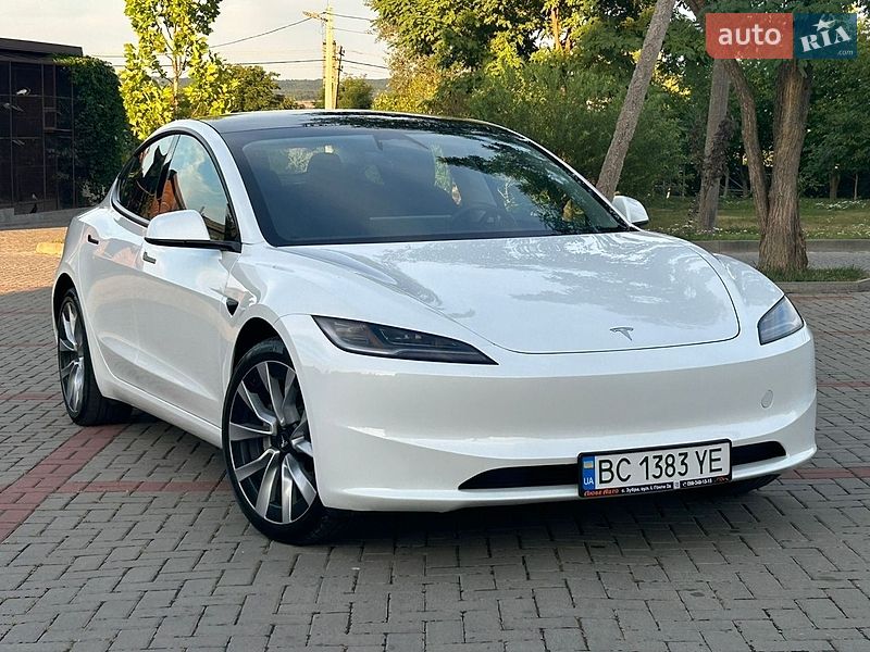 Седан Tesla Model 3 2024 в Львові