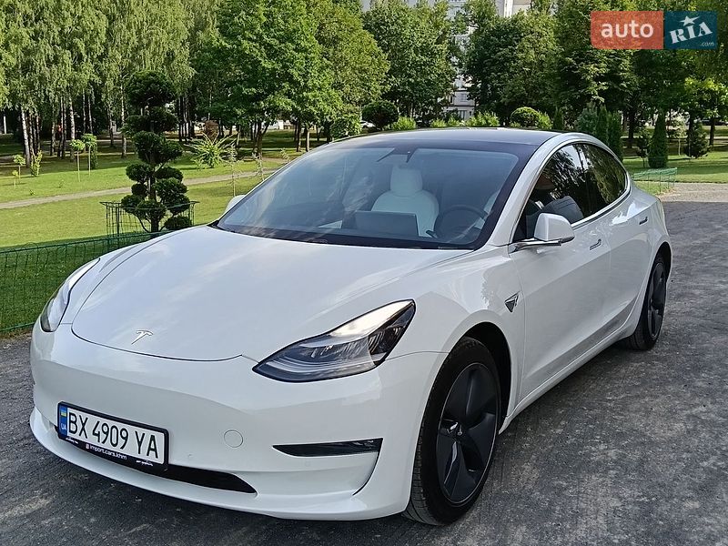 Седан Tesla Model 3 2020 в Хмельницком