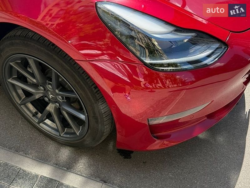 Седан Tesla Model 3 2022 в Киеве