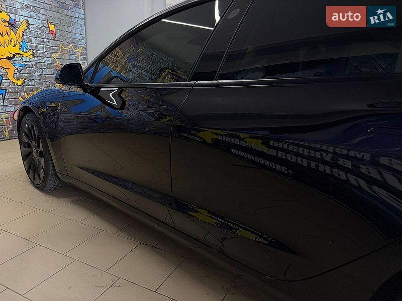 Седан Tesla Model 3 2022 в Львові