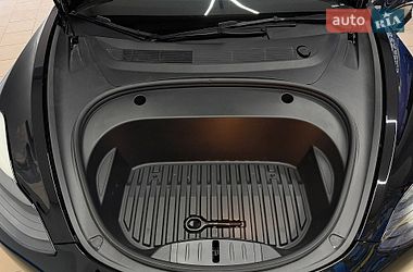 Седан Tesla Model 3 2022 в Львові