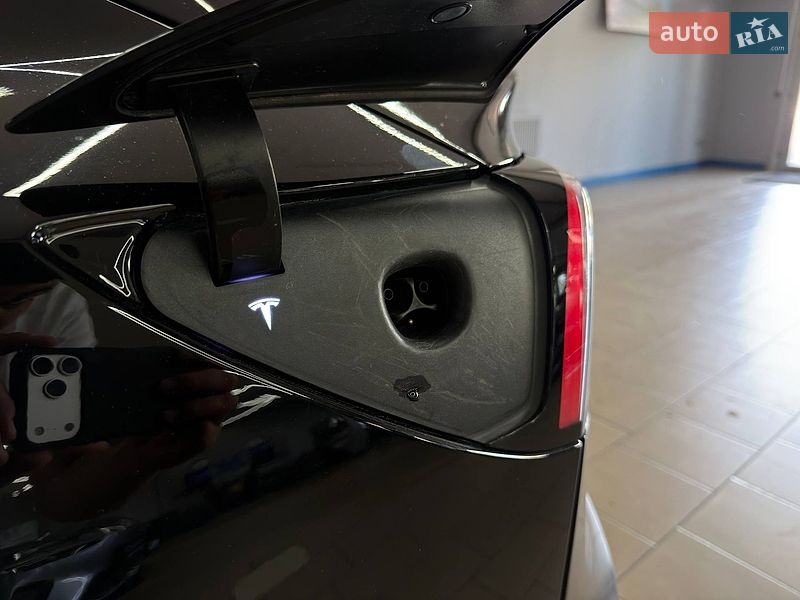 Седан Tesla Model 3 2022 в Львові