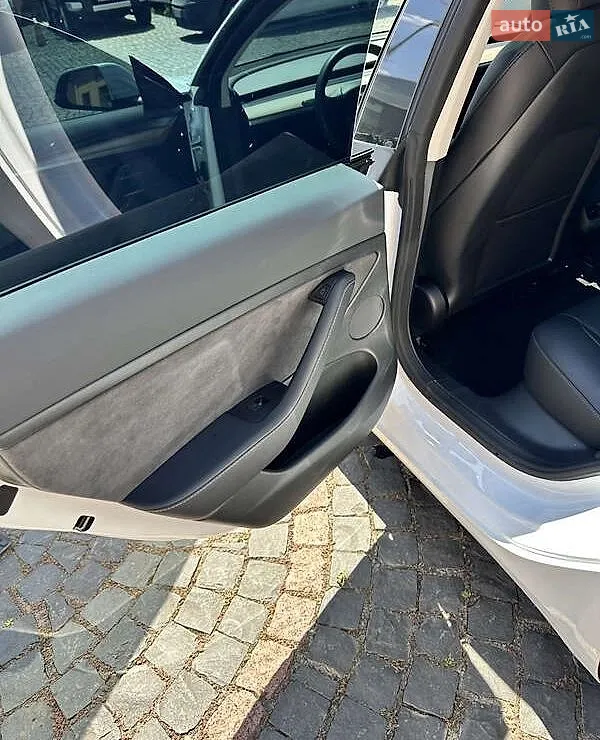 2022 Tesla Model 3 - мініатюра 10