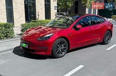 Седан Tesla Model 3 2022 в Киеве