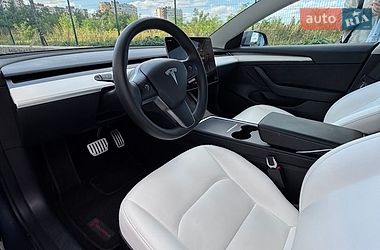 Седан Tesla Model 3 2022 в Києві