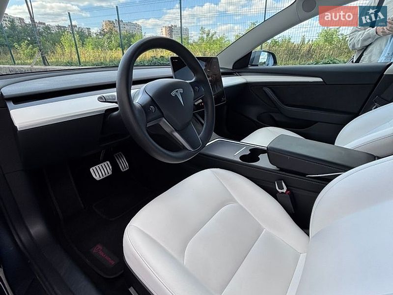Седан Tesla Model 3 2022 в Києві