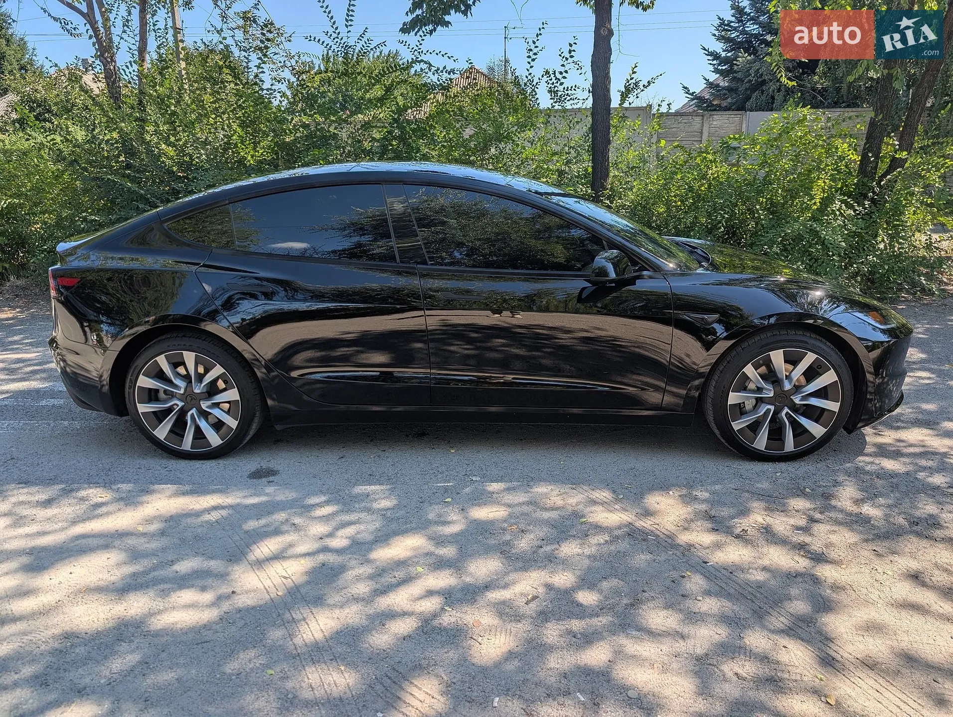 2025 Tesla Model 3 - мініатюра 3