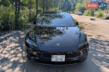 Седан Tesla Model 3 2025 в Днепре Седан Tesla Model 3 2025 в Днепре