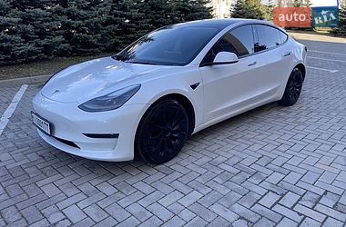 Седан Tesla Model 3 2023 в Києві