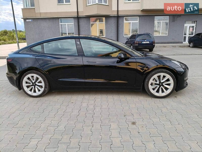 Седан Tesla Model 3 2020 в Івано-Франківську