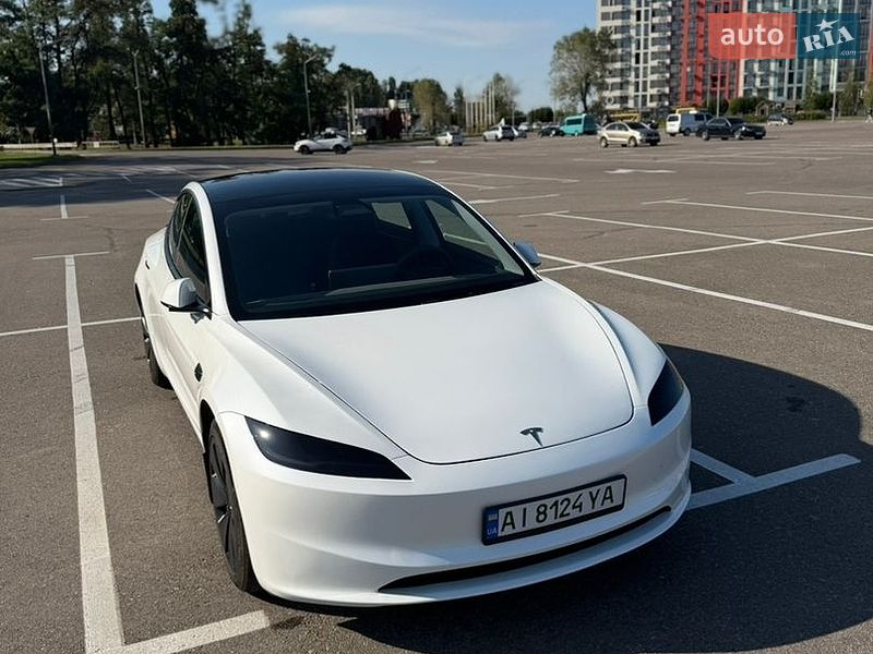 Tesla Model 3 2024
