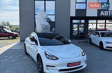 Седан Tesla Model 3 2022 в Львові