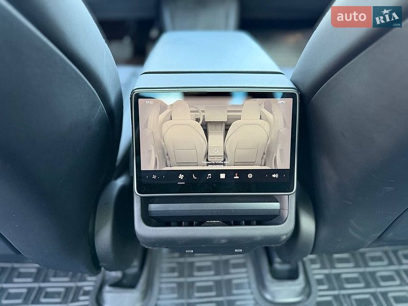 Седан Tesla Model 3 2024 в Харкові