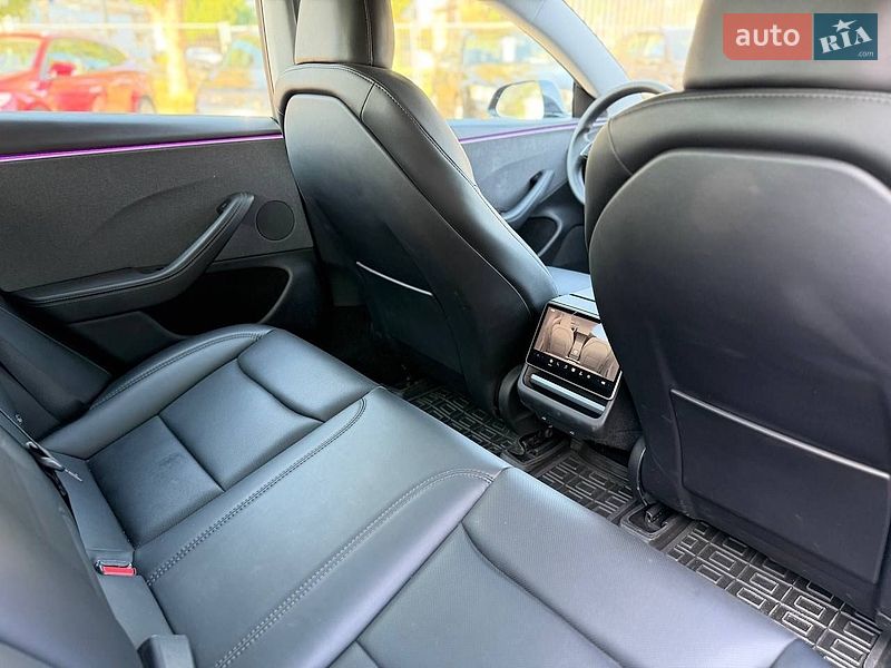 Седан Tesla Model 3 2024 в Харкові