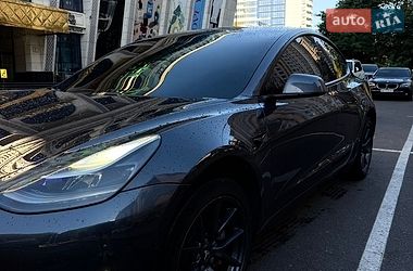Седан Tesla Model 3 2021 в Одесі