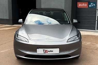 Седан Tesla Model 3 2025 в Киеве