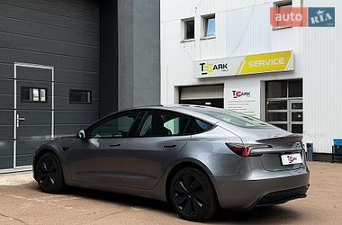 Седан Tesla Model 3 2025 в Киеве