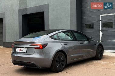 Седан Tesla Model 3 2025 в Киеве
