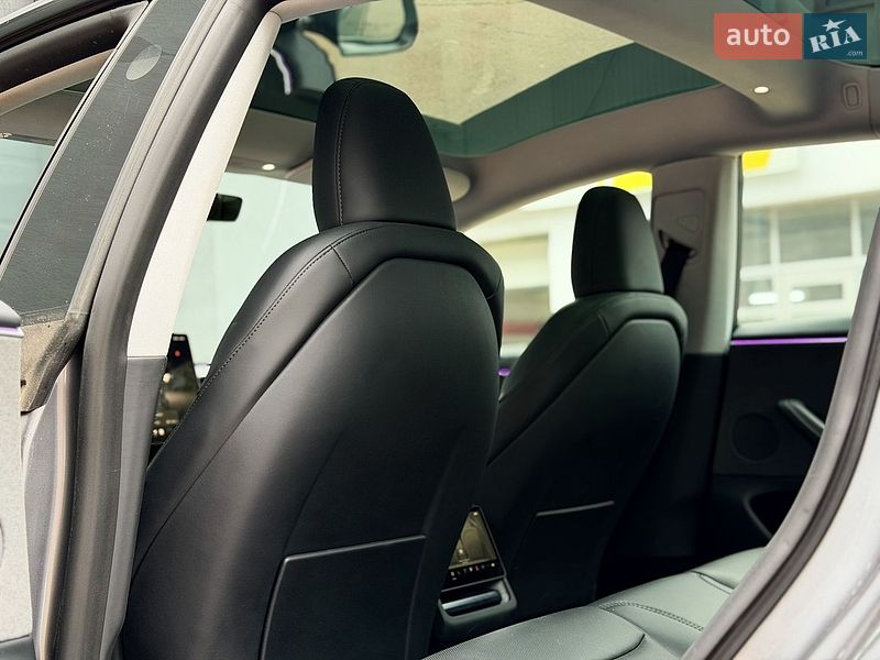 Седан Tesla Model 3 2025 в Киеве