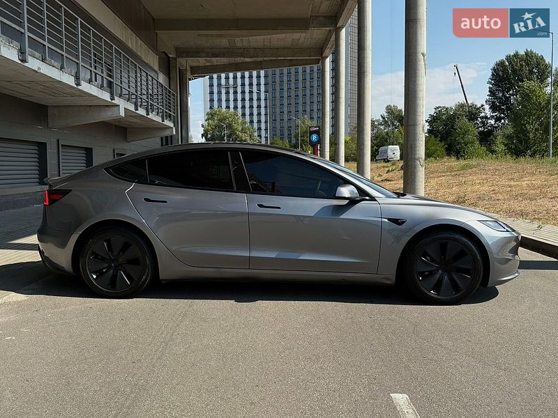 Седан Tesla Model 3 2024 в Києві