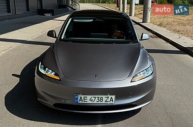Седан Tesla Model 3 2024 в Києві