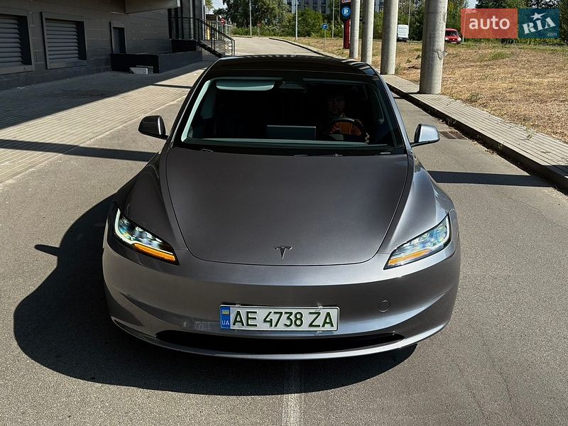Седан Tesla Model 3 2024 в Києві