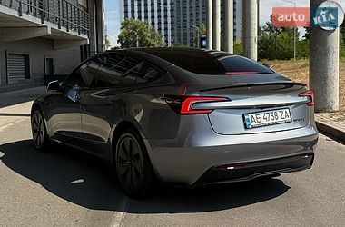 Седан Tesla Model 3 2024 в Києві
