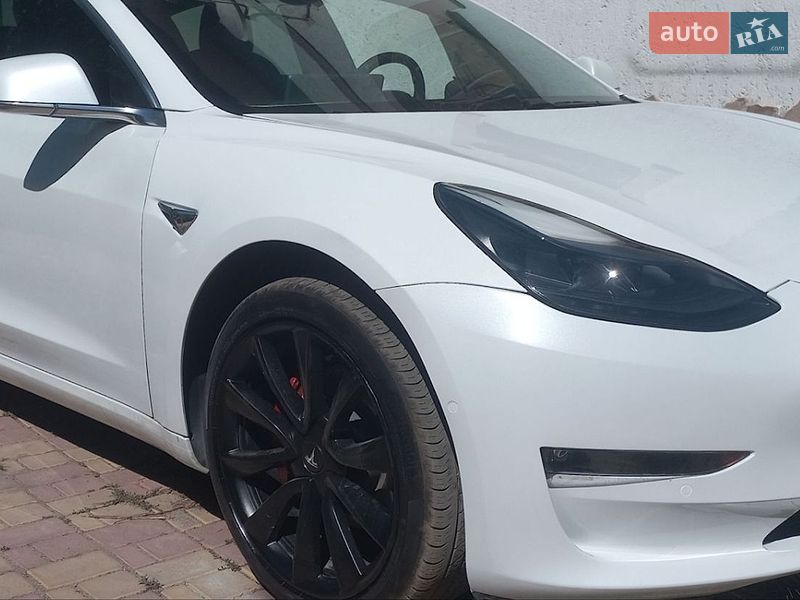 Седан Tesla Model 3 2020 в Одессе