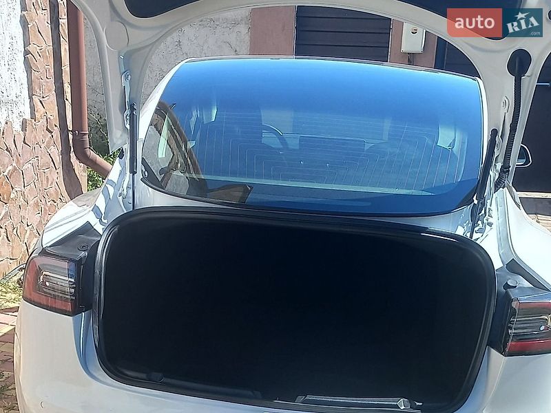 Седан Tesla Model 3 2020 в Одессе